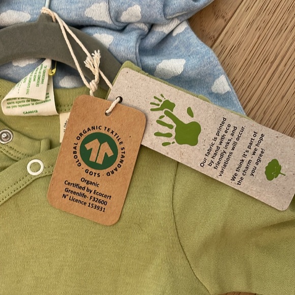 *NEW* Two Parade Organics Newborn Gown. Certified Organic Cotton. - Picture 2 of 6